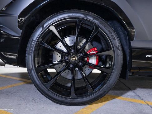 Used 2024 Lamborghini Urus S AWD/4WD image 15