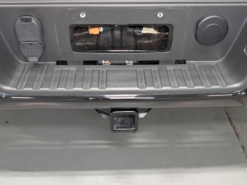 Used 2022 GMC Canyon AT4 w/ Trailering Package image 10