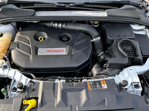 Used 2017 Ford Focus RS image 31