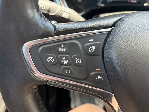Used 2018 Chevrolet Equinox Premier FWD image 25