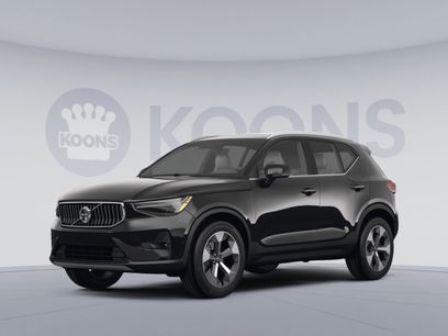 Used 2023 Volvo XC40 B5 Plus w/ Climate Package