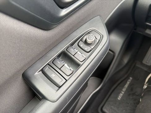 Used 2025 Subaru Forester Premium AWD/4WD image 17