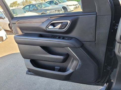 Used 2021 Chevrolet Tahoe Z71 image 17