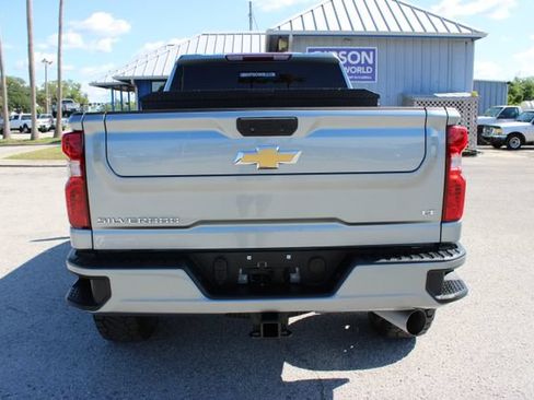 Used 2024 Chevrolet Silverado 2500 LT AWD/4WD image 9