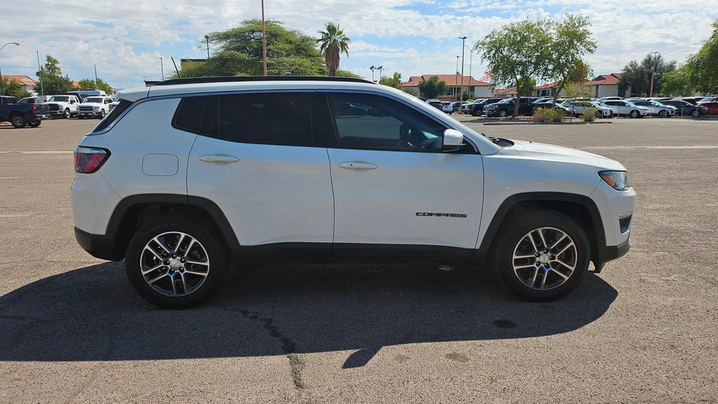 Used 2017 Jeep Compass Latitude w/ Popular Equipment Group AWD/4WD image 12