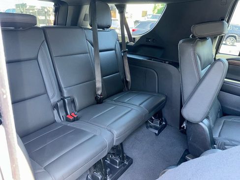 Used 2024 Chevrolet Suburban High Country AWD/4WD image 30