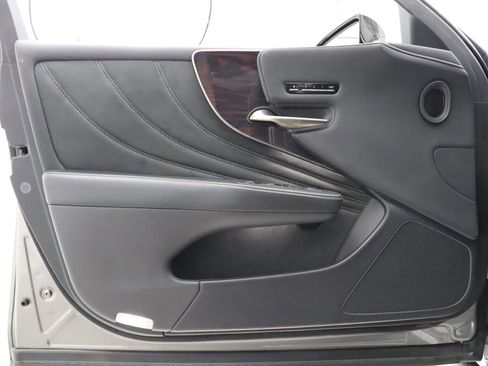 Used 2019 Lexus LS 500 w/ Interior Upgrade Package RWD image 39