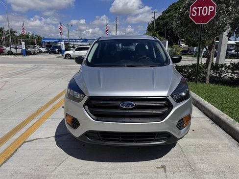 Used 2019 Ford Escape S image 2