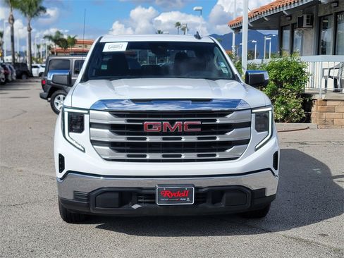 Used 2024 GMC Sierra 1500 SLE image 2