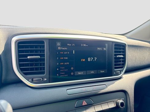 Used 2021 Kia Sportage LX image 15