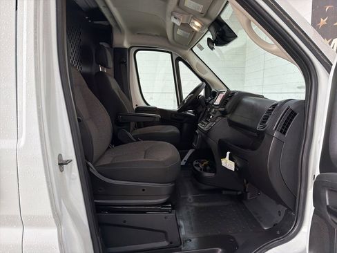Used 2025 RAM ProMaster 2500 w/ U-Haul Equipment Group image 29
