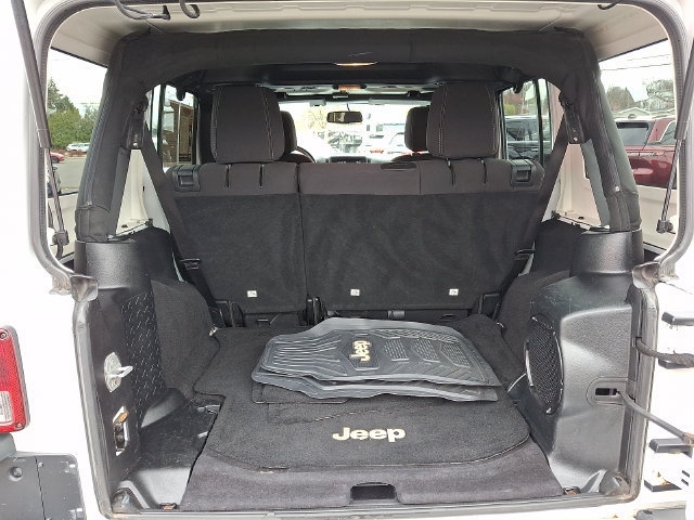 Used 2014 Jeep Wrangler Unlimited Sahara w/ Dual Top Group AWD/4WD image 28