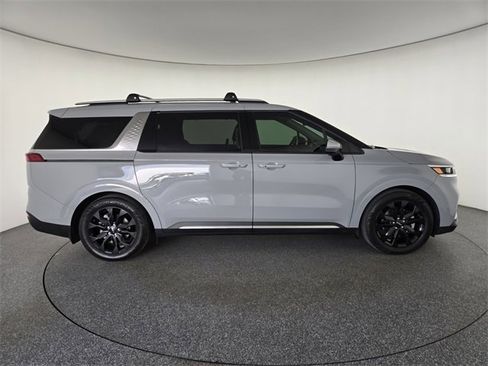 Used 2024 Kia Carnival SX Prestige image 6