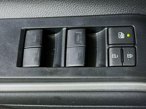 Used 2024 Toyota Highlander XLE image 14