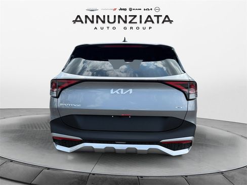 New 2025 Kia Sportage LX image 4