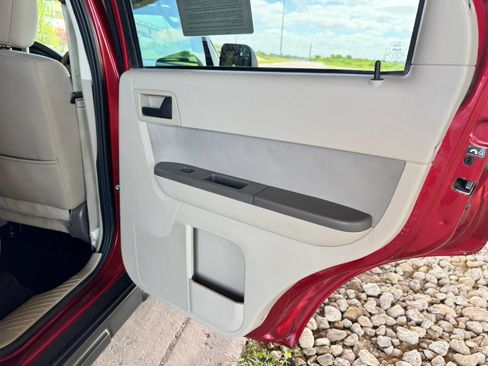Used 2012 Ford Escape XLT FWD image 22