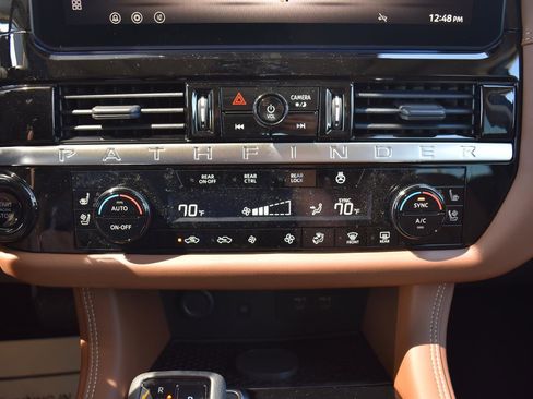 New 2026 Nissan Pathfinder Platinum image 40