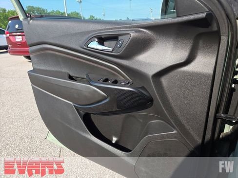 Used 2024 Chevrolet Trax RS w/ Driver Confidence Package FWD image 15
