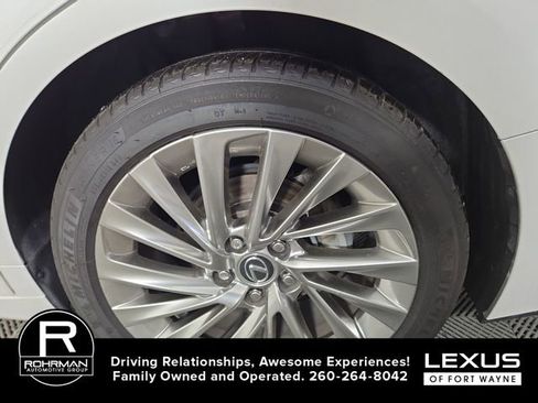 Used 2020 Lexus ES 350 Ultra Luxury w/ Accessory Package image 12