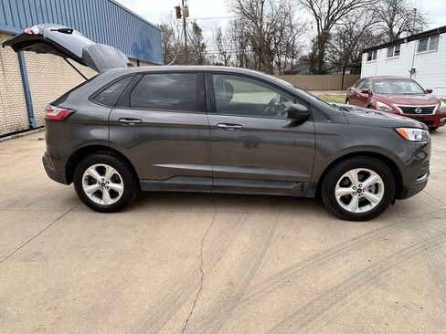 Used 2019 Ford Edge SE FWD image 16
