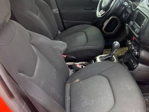 Used 2016 Jeep Renegade Latitude FWD image 58