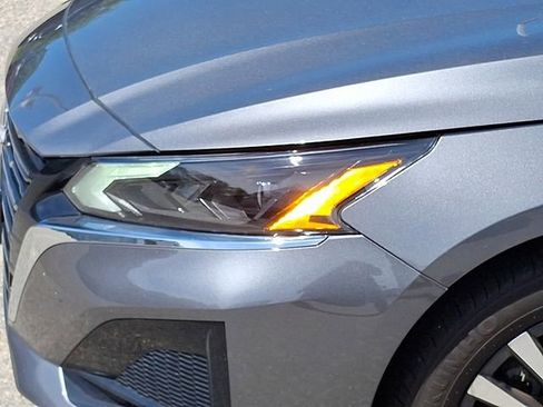 Used 2024 Nissan Altima 2.5 SV image 30