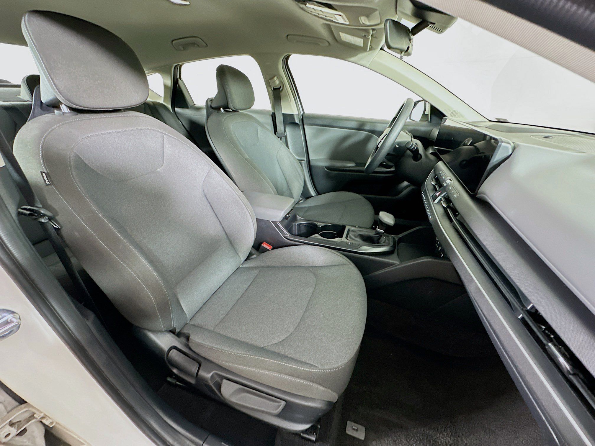 Used 2025 Kia K4 FWD image 29