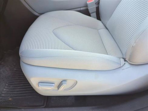 Certified 2025 Toyota Highlander LE FWD image 13