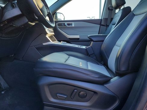 Certified 2023 Ford Explorer XLT w/ Equipment Group 202A image 17