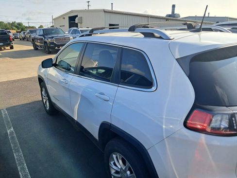 Used 2019 Jeep Cherokee Latitude w/ Popular Appearance Group AWD/4WD image 8