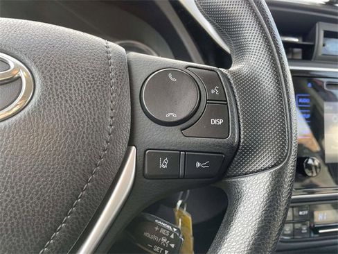 Used 2018 Toyota Corolla LE image 26