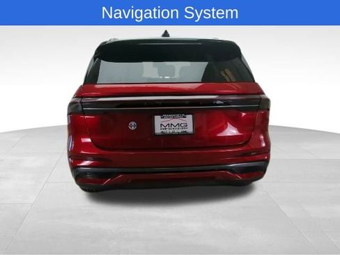 Used 2025 Lincoln Nautilus Reserve w/ Jet Appearance Package image 5