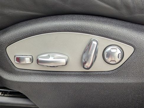 Used 2021 Porsche Macan S w/ Premium Package Plus image 13