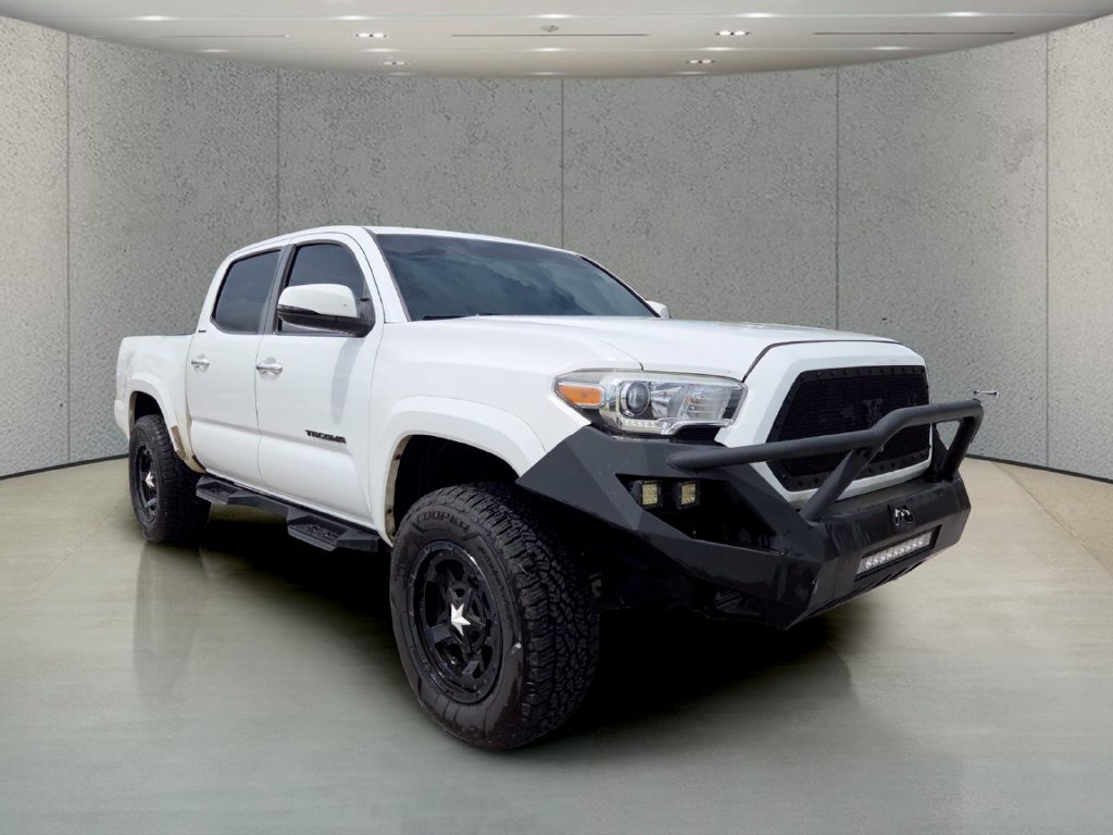 Used 2016 Toyota Tacoma Limited w/ Towing Package AWD/4WD image 13