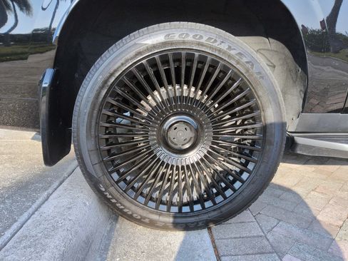 Used 2022 Cadillac Escalade ESV Luxury RWD image 53