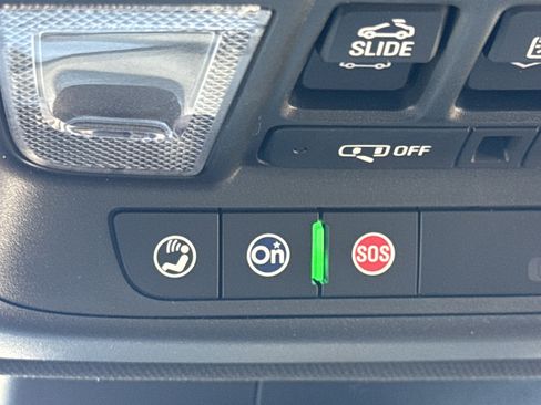 Used 2024 Cadillac XT4 Premium Luxury image 24