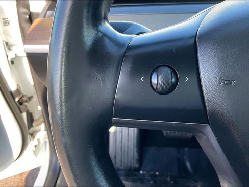 Used 2018 Tesla Model 3 Long Range RWD image 18