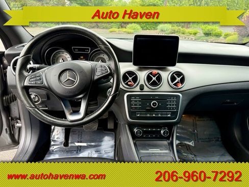 Used 2015 Mercedes-Benz CLA 250 image 10
