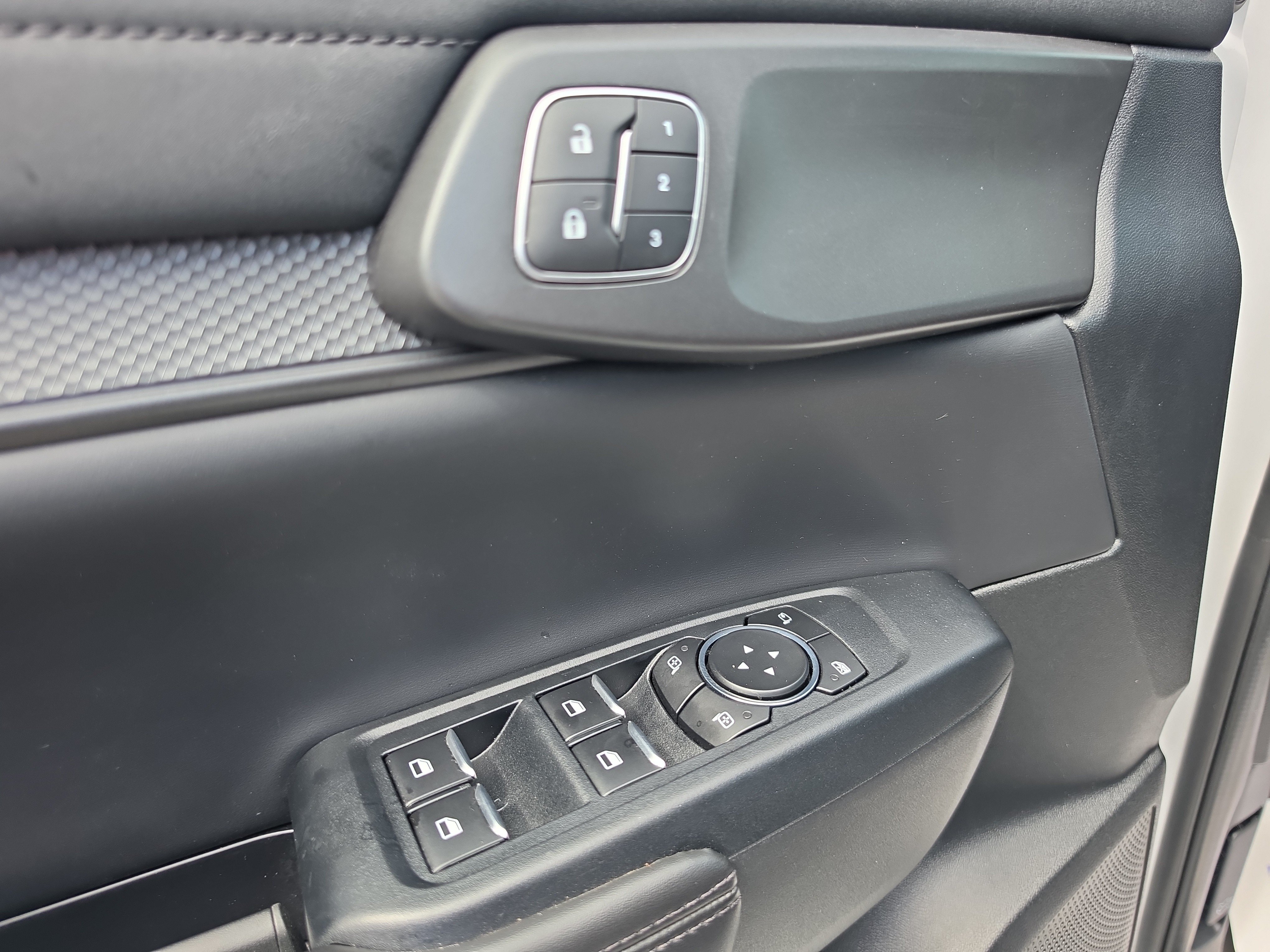 Used 2025 Ford Ranger Raptor AWD/4WD image 17