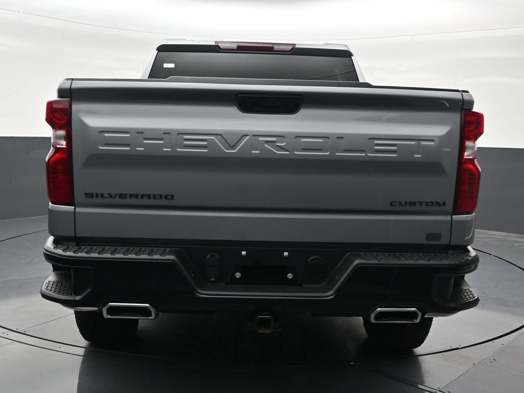 Used 2024 Chevrolet Silverado 1500 Custom Trail Boss AWD/4WD image 4