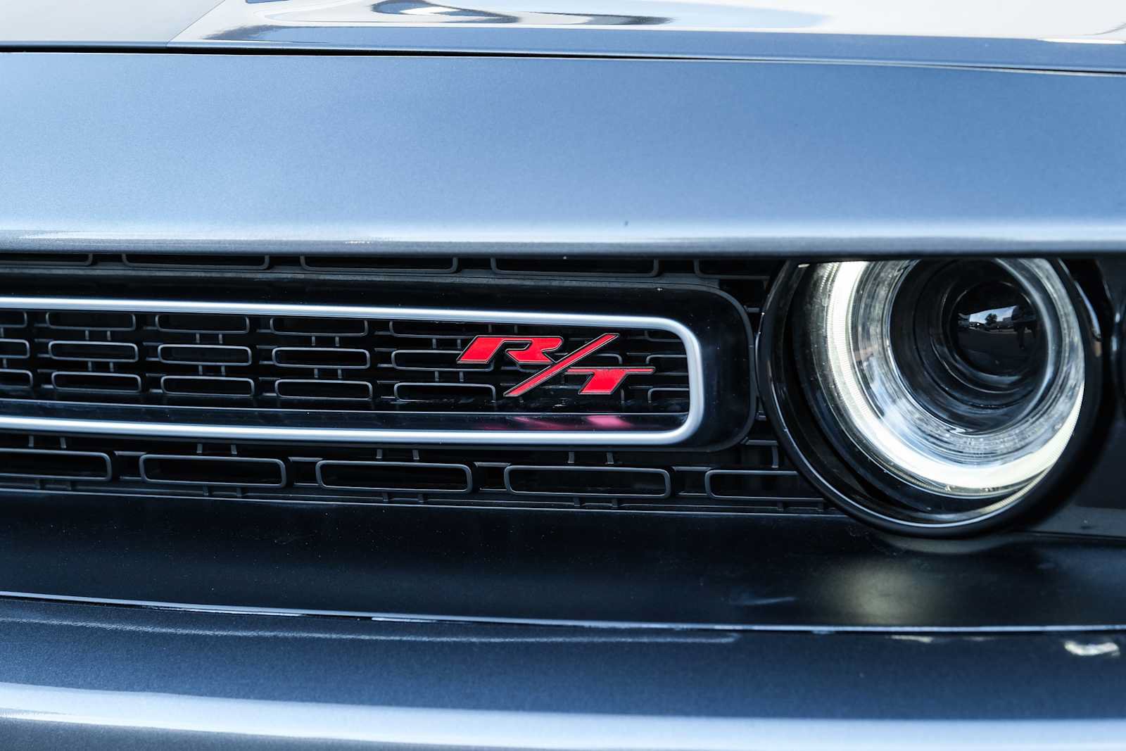 Used 2016 Dodge Challenger R/T w/ Driver Convenience Group RWD image 4