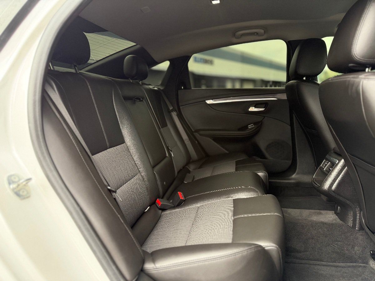 Used 2016 Chevrolet Impala LT FWD image 17