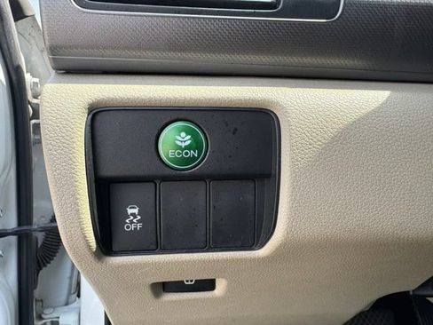 Used 2013 Honda Accord LX image 25