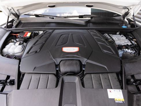 Certified 2022 Porsche Cayenne Turbo GT AWD/4WD image 36