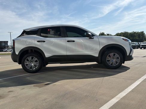 Used 2025 Nissan Kicks S FWD image 5