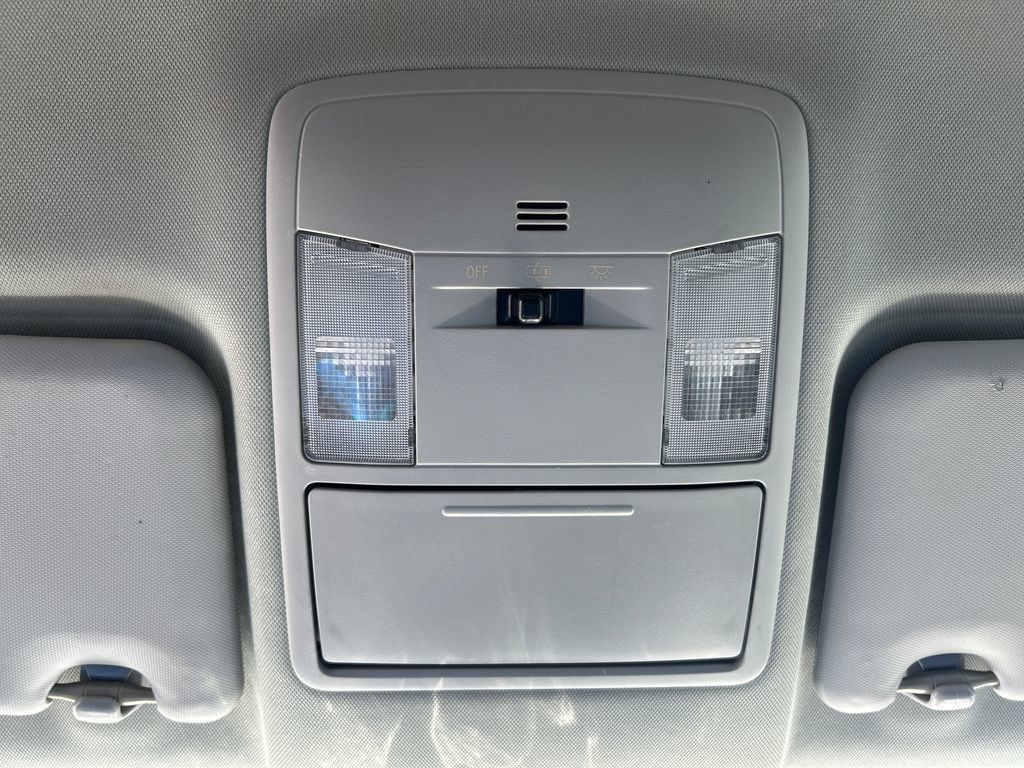 Used 2016 Toyota RAV4 LE FWD image 16