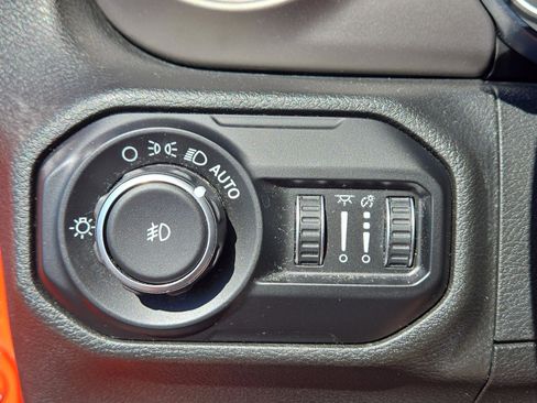 Used 2020 Jeep Wrangler Unlimited Sport S w/ Sun And Sound Package image 22