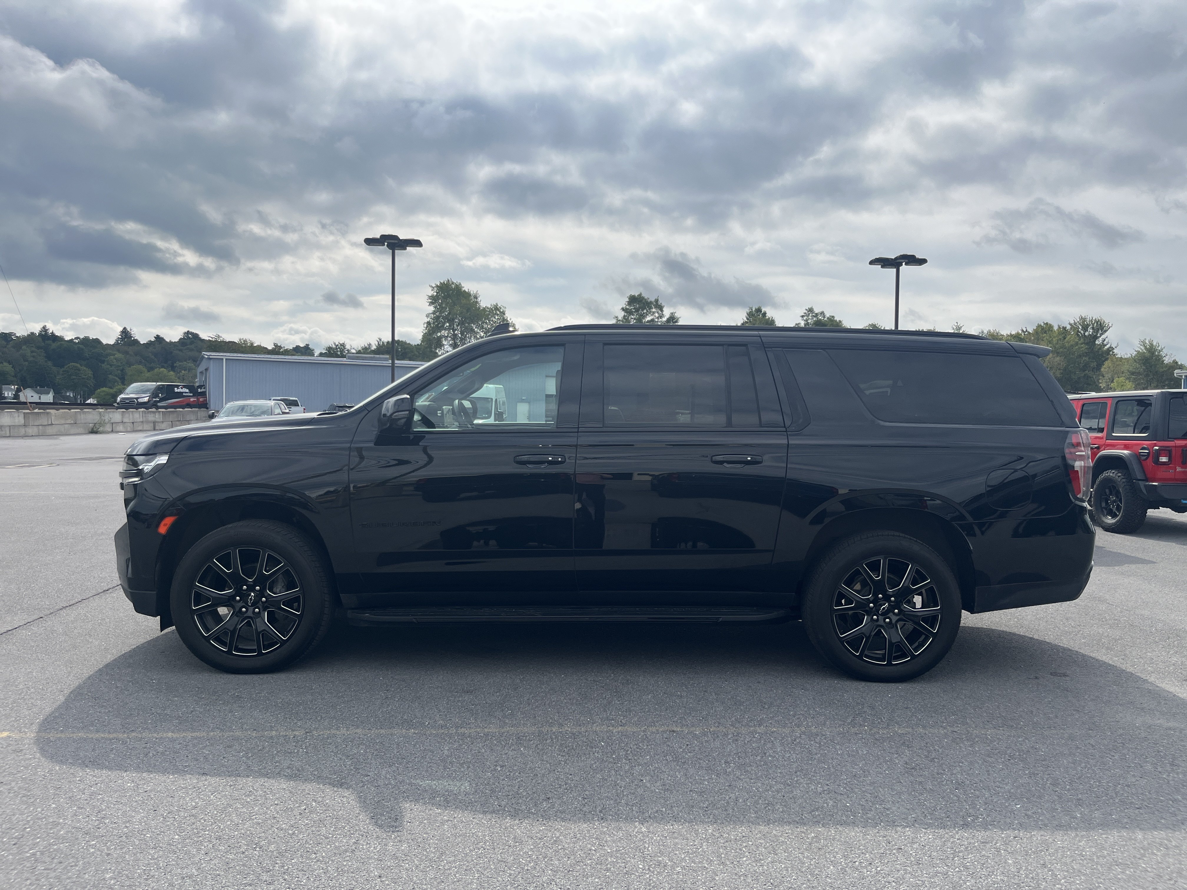 Used 2024 Chevrolet Suburban RST w/ Luxury Package AWD/4WD image 13