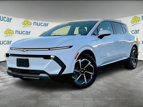 Used 2025 Chevrolet Equinox EV LT image 3