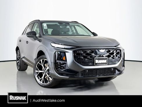 New 2026 Audi Q3 quattro 2.0T AWD/4WD image 1